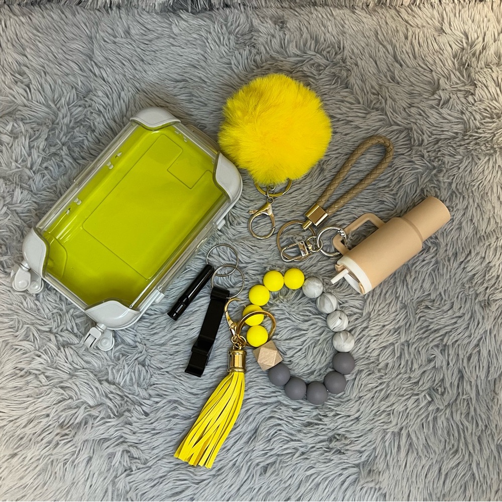 6pcs Yellow and Cream Accessory Set with mini suitcase